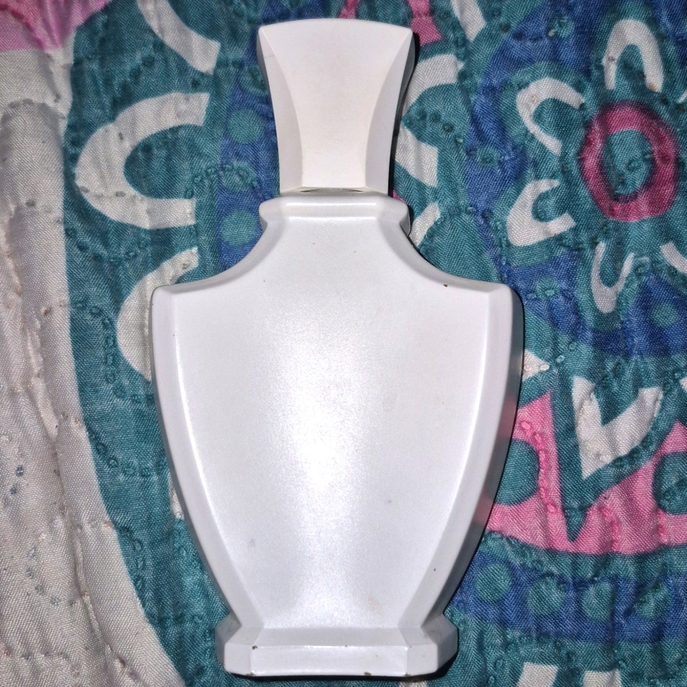 Creed Love in White Body Parfum. It Has Only Been Used Twice. - Picture 2 of 4